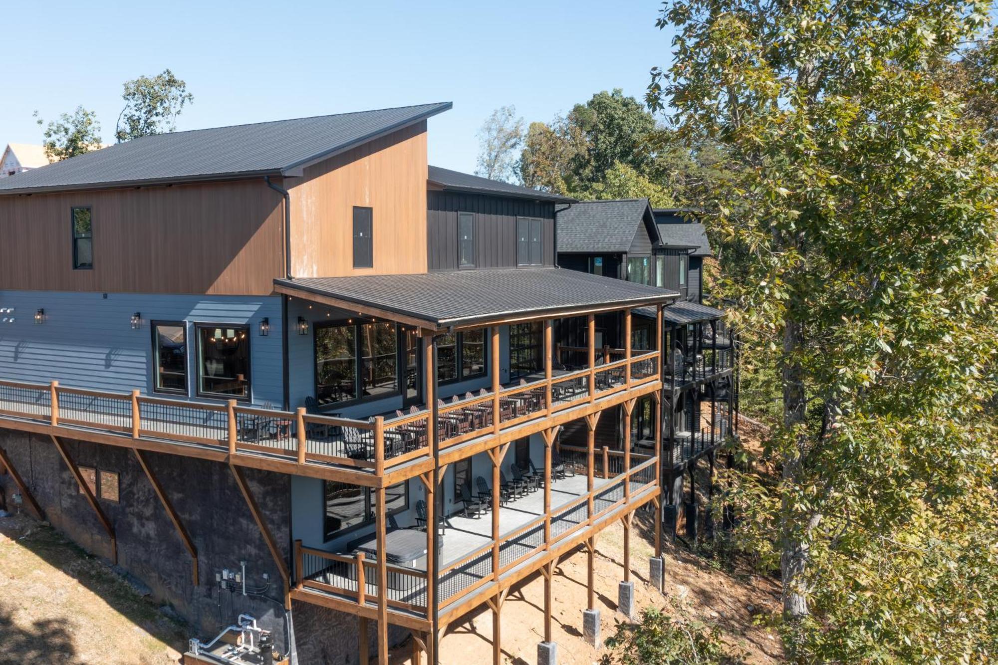 Luxury 12-Bedroom Cabin With Indoor Pool, Hot Tub & Movie Theater, Sleeps 36 Sevierville Exterior foto